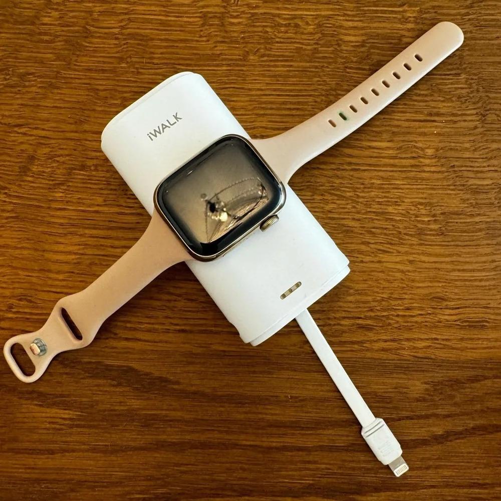 Portable Power Bank for both iPhone and Apple Watch - lightning and USB-c ports